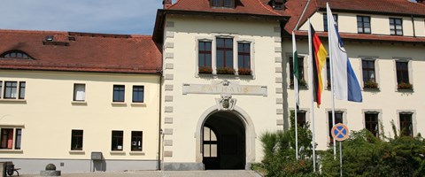 Rathaus der Stadt Zwenkau Das Zwenkauer Rathaus von vorne