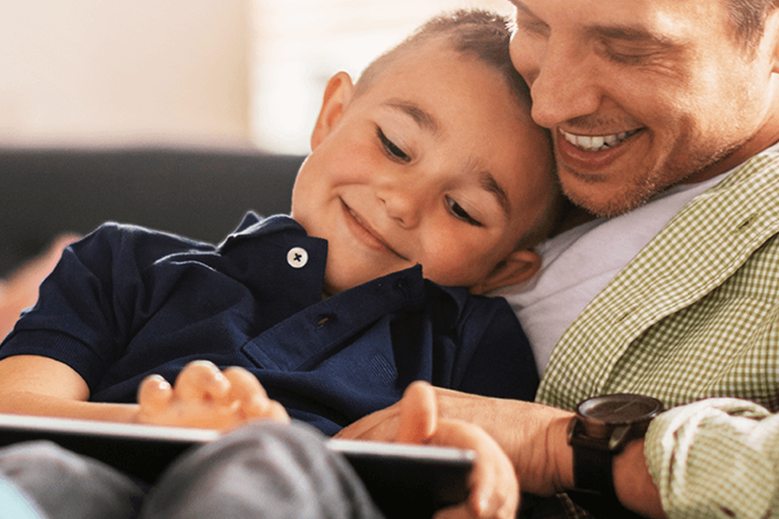 Blogbild_Vater_u_Sohn_775x500 Glasfaser für zu Hause