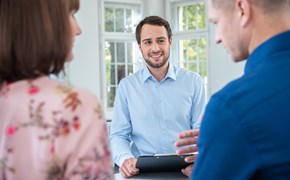 Mitarbeitergespärch Mitarbeiter der envia TEL im Gespräch