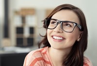 Schülerpraktikum eine Schülerin denkt über ein Praktikum nach